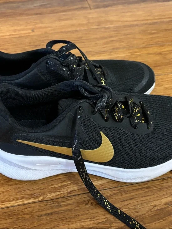 Nike Black and Gold Lightweight Comfort Sneakers - Picture 2 of 3